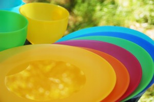 Talerz obiadowy plastikowy 26 cm - różne kolory
